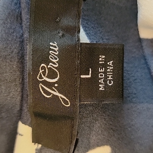 J CREW large pullover blouse blue with white abstract dots and ruffles - Picture 3 of 4